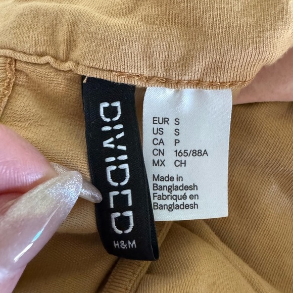 Camel Long Sleeve Choker V Neck Top - Picture 5 of 6